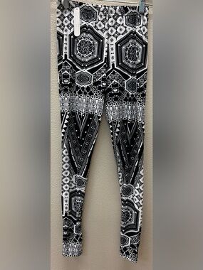 Always New Girls One size  Black & White Geometric Print Leggings Band